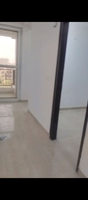 2 BHK Apartment For Rent in Amrapali Zodiac, Sector 120