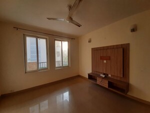 Room in 3 BHK Apartment at Emaar Emerald Floors Premier, Sector 65 – for Sale