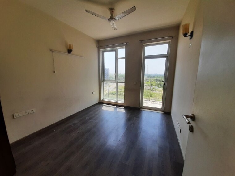 Room, emaar-emerald-floors-premier 3 Bedroom 1650 Sq.Ft. Apartment In Sector 65 Gurgaon 10389116