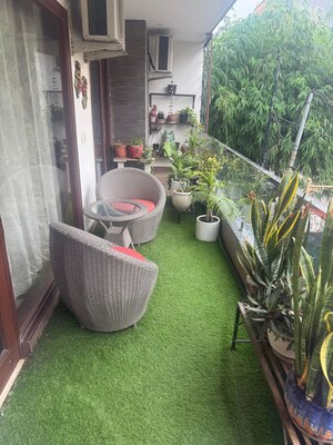 Balcony in 3 BHK Builder Floor at South City 1 – for Rent