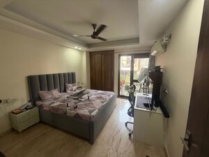 Bedroom in 3 BHK Builder Floor at South City 1 – for Rent