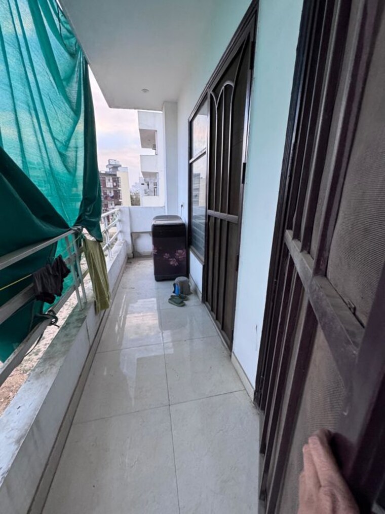 Balcony, sector 57 3 Bedroom 2900 Sq.Ft. Builder Floor In Sector 57 Gurgaon 10389159