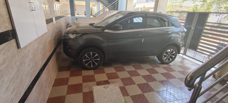  Parking, thambuchetty palya 4 Bedroom 2400 Sq.Ft. Independent House In Thambuchetty Palya Bangalore 10389137