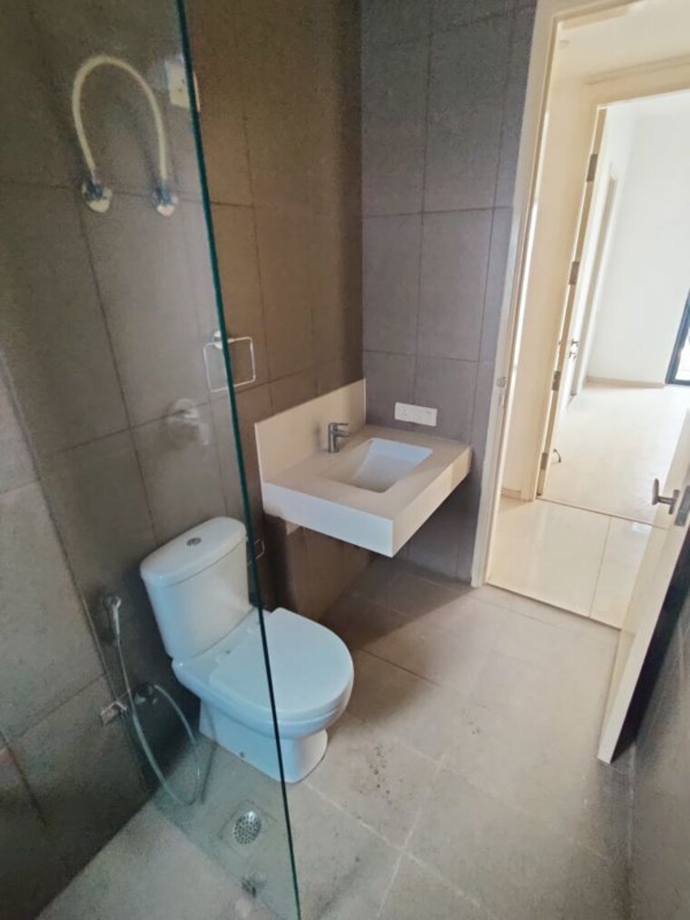 Bathroom, ireo-skyon 3 Bedroom 2045 Sq.Ft. Apartment In Sector 60 Gurgaon 10389175