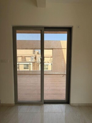 Room in 4 BHK Apartment at Kolte Patil Life Republic, Hinjewadi – for Rent