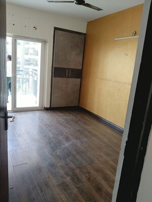 Room in 3 BHK Apartment at Galaxy North Avenue ll, Gaur City 2 – for Rent