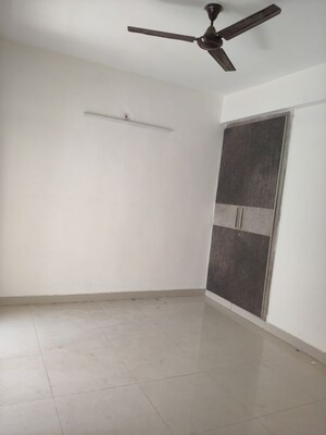 Room in 3 BHK Apartment at Galaxy North Avenue ll, Gaur City 2 – for Rent
