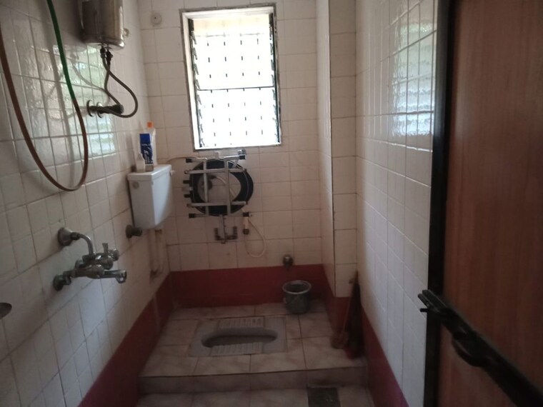 Bathroom, shiv-riddhi-lok-kailash-chs 2 Bedroom 670 Sq.Ft. Apartment In Mulund West Mumbai 10389283