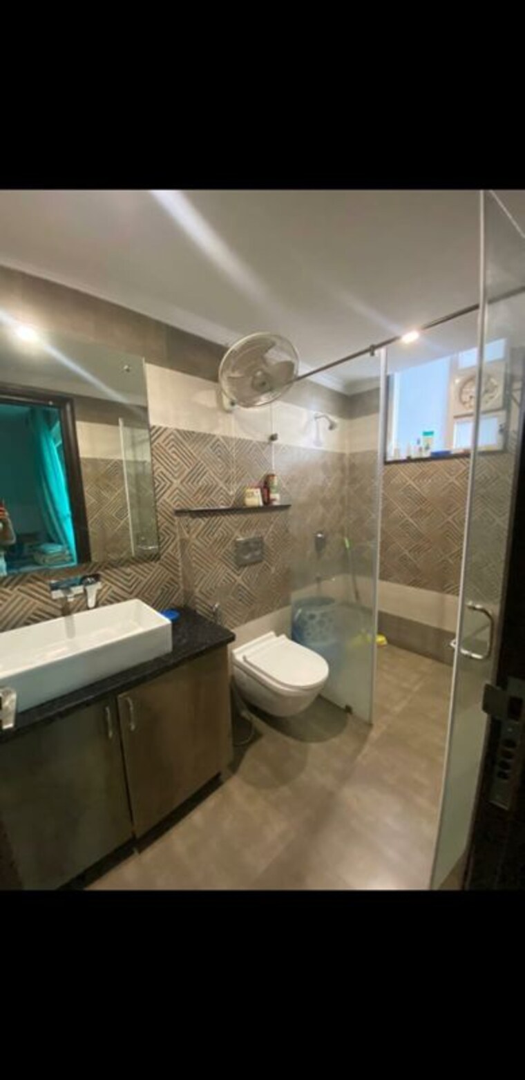 Bathroom, tata-la-vida 2 Bedroom 1276 Sq.Ft. Apartment In Bajghera Gurgaon 10389332