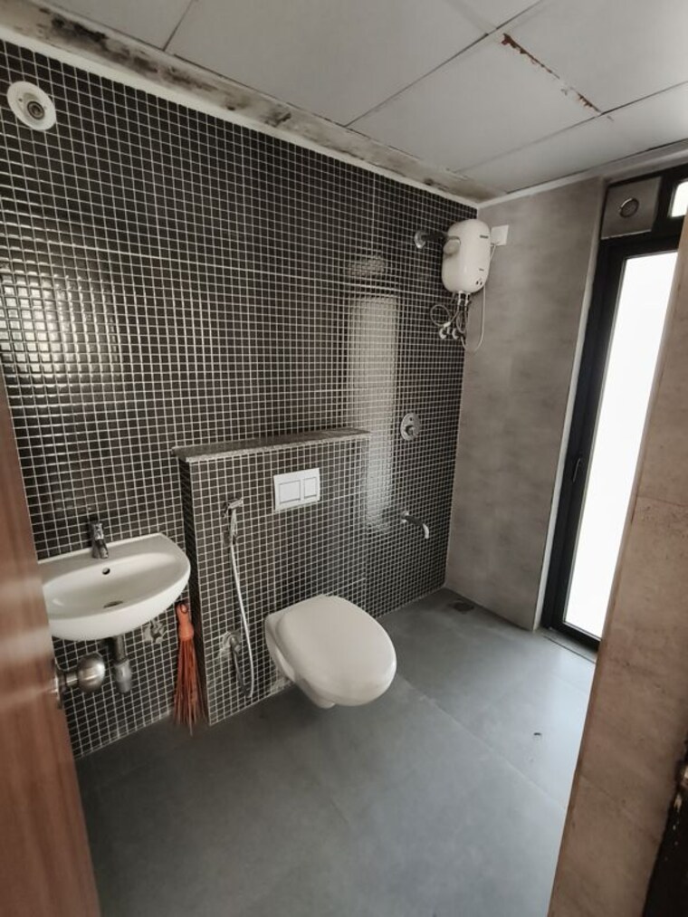 Bathroom, lodha-downtown 1 Bedroom 450 Sq.Ft. Apartment In Dombivli East Thane 10389331