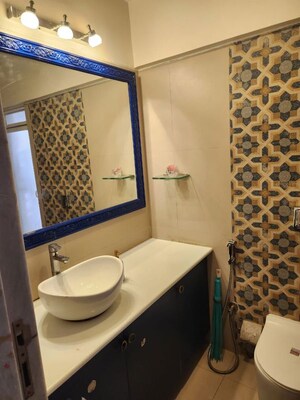 Team Area in 2 BHK Apartment at Nahar 8 Towers, Chandivali – for Rent