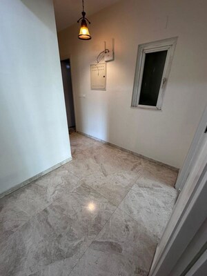 Room in 3 BHK Apartment at Hiranandani Canary, Ghodbunder Road – for Rent