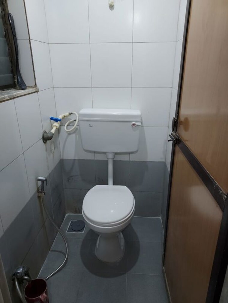 Bathroom, sagar-darshan-chs-govandi 1 Bedroom 500 Sq.Ft. Apartment In Govandi East Mumbai 10389360