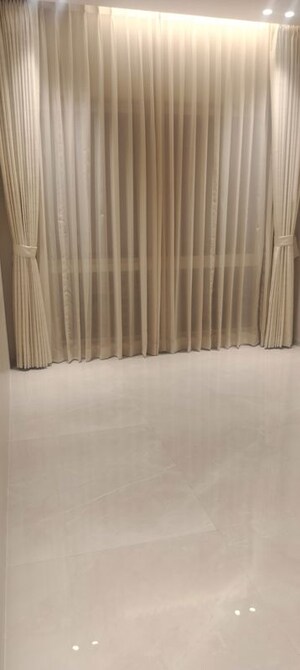 Room in 3 BHK Apartment at Veena Insignia, Andheri West – for Sale
