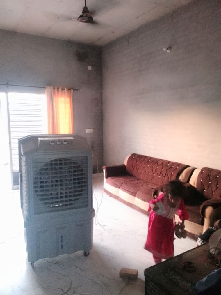 Living Room, kharar road  300 Sq.Yd. Independent House In Kharar Road Mohali 10389306