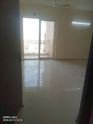 Room in 2 BHK Apartment at Gaur City-2, Gaur City 2 – for Rent