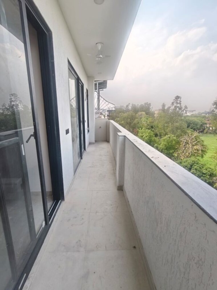 Balcony, anil-suri-group-residency-23 3 Bedroom 263 Sq.Ft. Builder Floor In Sector 23 Gurgaon 10389265