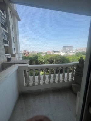 Balcony in 2 BHK Apartment at DLF Regency Park I, Dlf Phase iv – for Rent