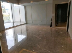 Room in 2 BHK Apartment at Enpar Lotus Residency, Lower Parel – for Rent