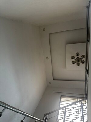 Room in 4 BHK Independent House at Sector 27 – for Sale