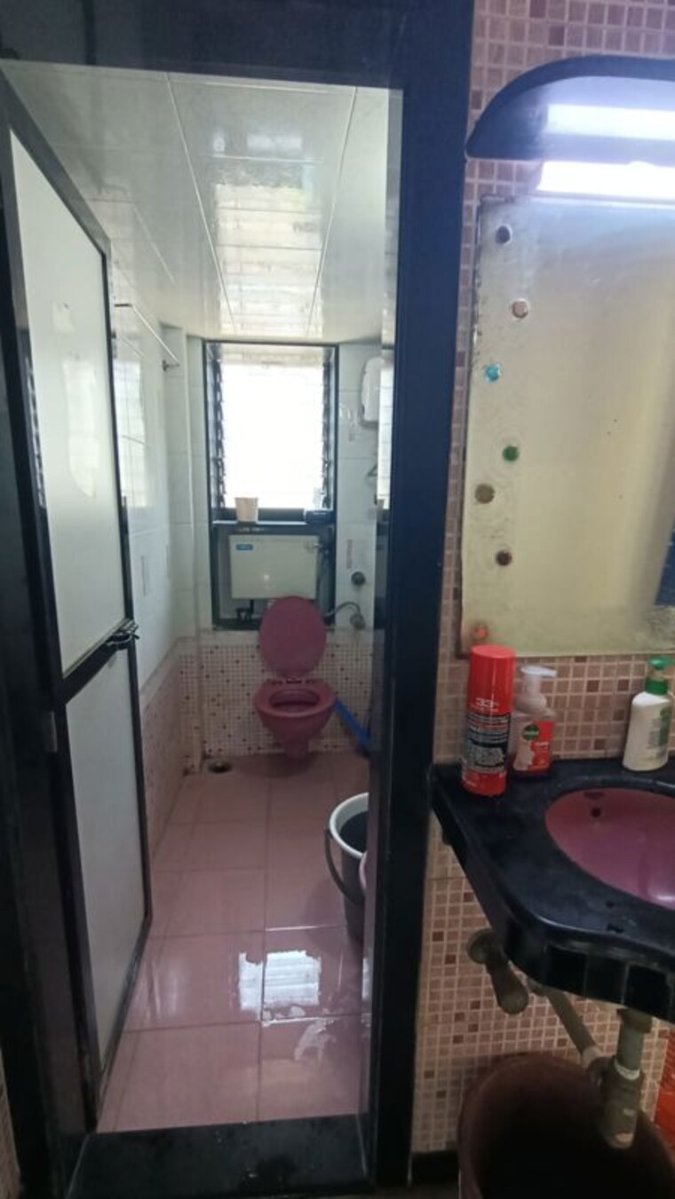 Bathroom, silver-thread 1 Bedroom 494 Sq.Ft. Apartment In Santacruz East Mumbai 10389463