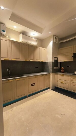 Kitchen in 4 BHK Builder Floor at Pitampura – for Rent