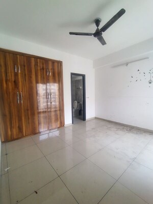 Room in 2 BHK Apartment at Gulshan Bellina, Sector 16 Greater Noida – for Rent