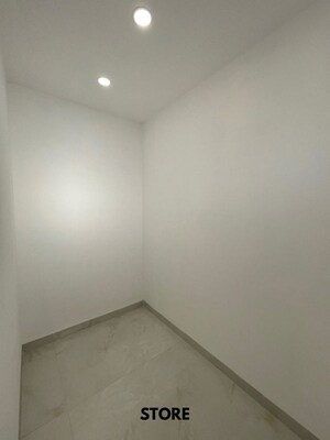 Room in 4 BHK Builder Floor at Sector 27 – for Sale