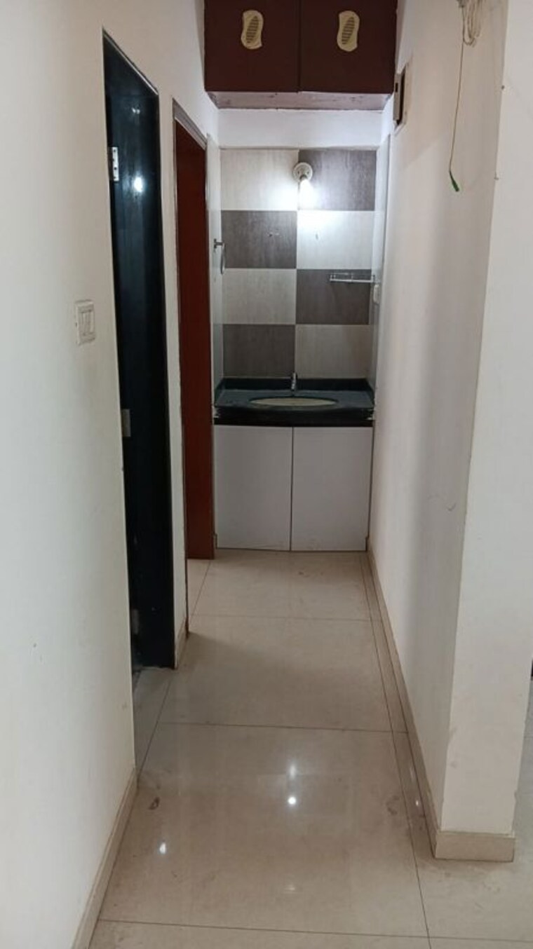 Bathroom, gk-rose-icon 2 Bedroom 1100 Sq.Ft. Apartment In Pimple Saudagar Pune 10389487