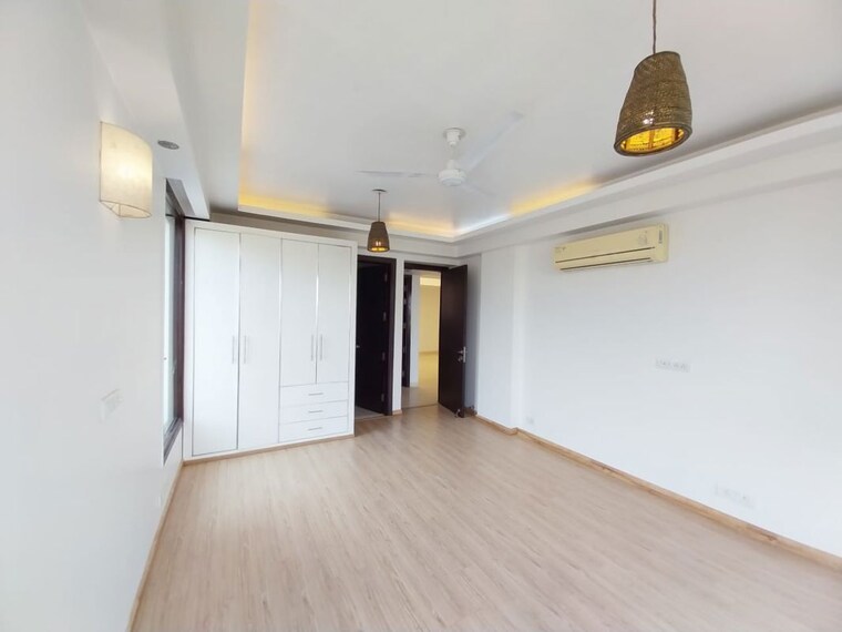 Room, gulmohar park 4 Bedroom 425 Sq.Yd. Builder Floor In Gulmohar Park Delhi 10389549