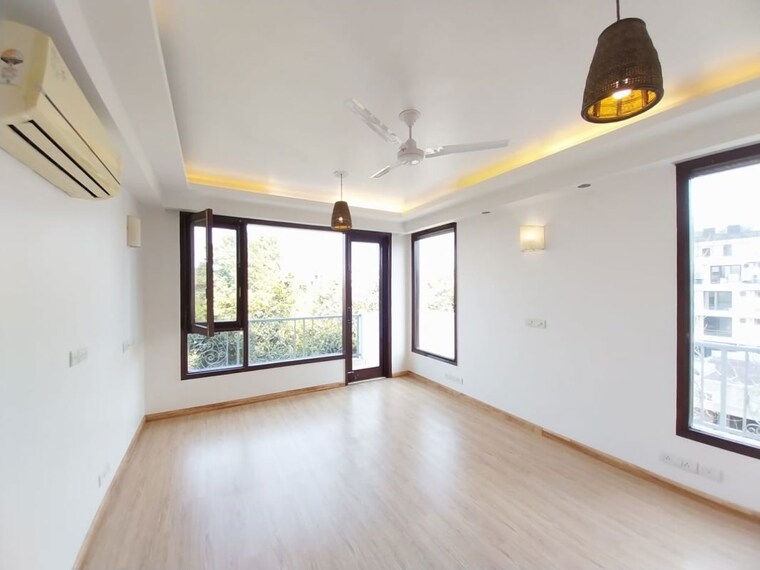 Room, gulmohar park 4 Bedroom 425 Sq.Yd. Builder Floor In Gulmohar Park Delhi 10389549