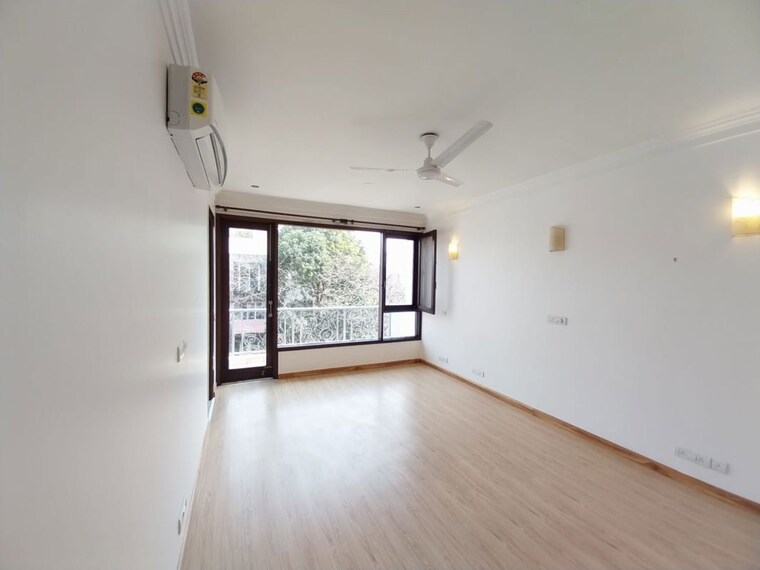 Room, gulmohar park 4 Bedroom 425 Sq.Yd. Builder Floor In Gulmohar Park Delhi 10389549