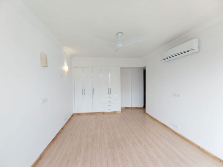 Room, gulmohar park 4 Bedroom 425 Sq.Yd. Builder Floor In Gulmohar Park Delhi 10389549