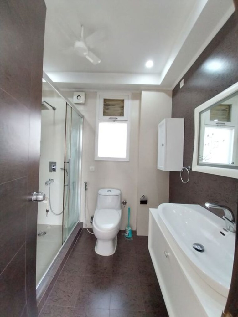 Bathroom, gulmohar park 4 Bedroom 425 Sq.Yd. Builder Floor In Gulmohar Park Delhi 10389549