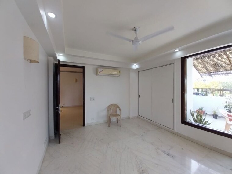 Room, gulmohar park 4 Bedroom 425 Sq.Yd. Builder Floor In Gulmohar Park Delhi 10389549