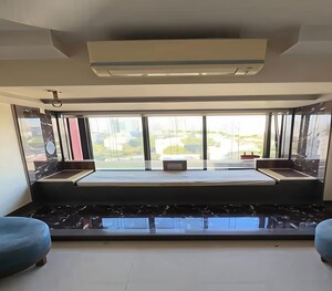 Living Room in 2 BHK Apartment at Dadar East – for Rent
