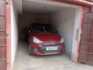 Parking in 5 BHK Independent House at Barisha – for Sale