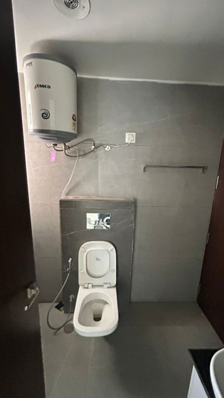 Bathroom, hermitage-centralis 3 Bedroom 1700 Sq.Ft. Apartment In Vip Road Zirakpur 10389566