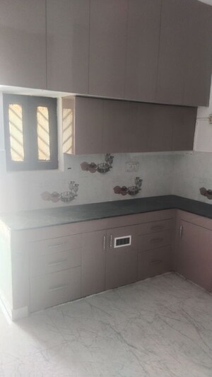 Kitchen in 2 BHK Builder Floor at Gomti Nagar – for Rent