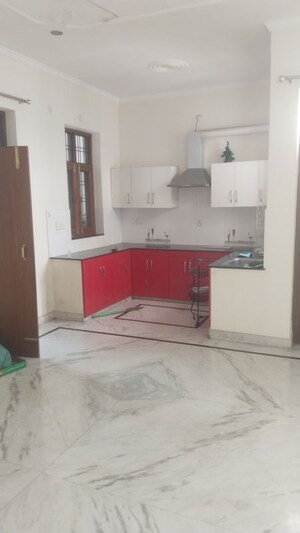 Kitchen in 2 BHK Builder Floor at Gomti Nagar – for Rent