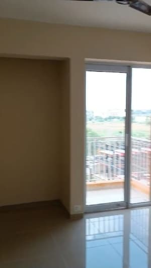 Room in 1 BHK Apartment at Wave City, Wave City – for Sale