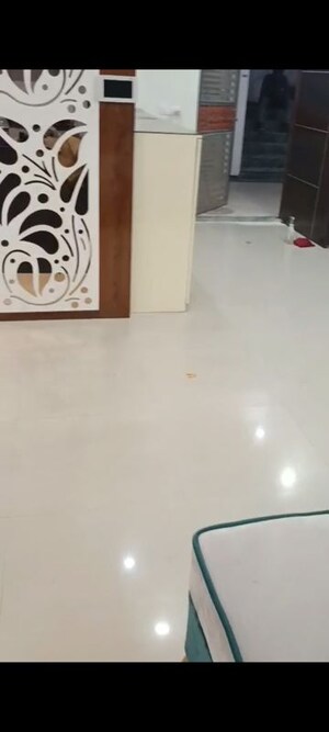 Room in 3.5 BHK Apartment at Shri Radha Sky Gardens, Sector 16b Greater Noida – for Rent