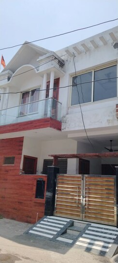 3 BHK + Extra Room Independent House For Sale in Modipuram