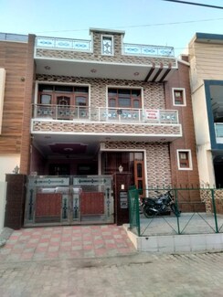 3 BHK + Basement,Store Room Independent House For Sale in Sunny Enclave