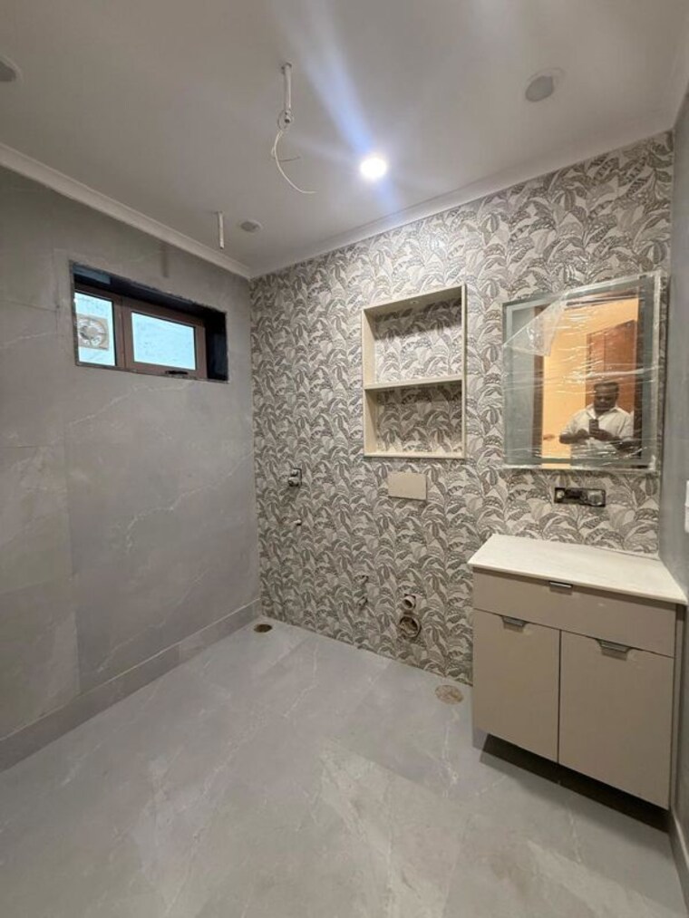Bathroom, greater kailash 3 Bedroom 1650 Sq.Ft. Apartment In Greater Kailash Delhi 10389617