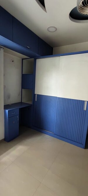 Room in 2 BHK Apartment at Manav Swapnalok, Hadapsar – for Rent