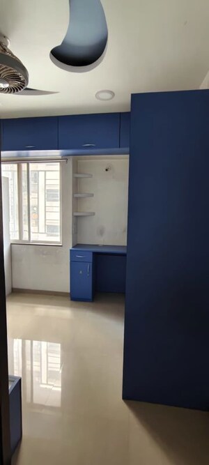 Room in 2 BHK Apartment at Manav Swapnalok, Hadapsar – for Rent