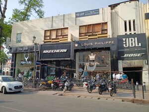  Office Space – Exterior View View at Hazratganj - for Rent