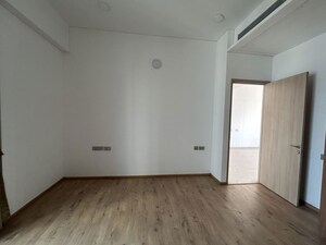 Room in 4 BHK Apartment at Rustomjee Crown, Prabhadevi – for Rent