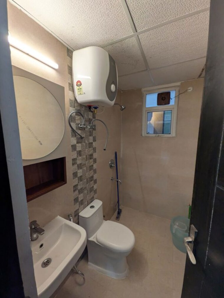 Bathroom, signature-global-park-4-and-5 2.5 Bedroom 1120 Sq.Ft. Builder Floor In Sohna Sector 36 Gurgaon 10389628